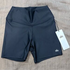 ALO Yoga Airlift Energy Short (NWT)